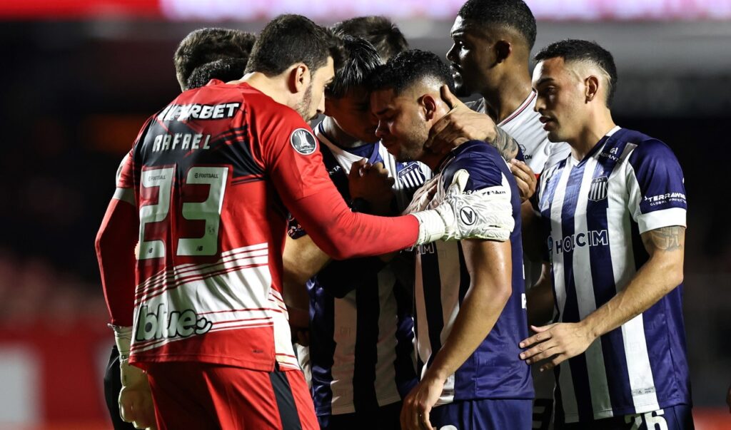 La Xenofobia Empaña la Copa Libertadores: Miguel Navarro Víctima de Ofensas en Brasil