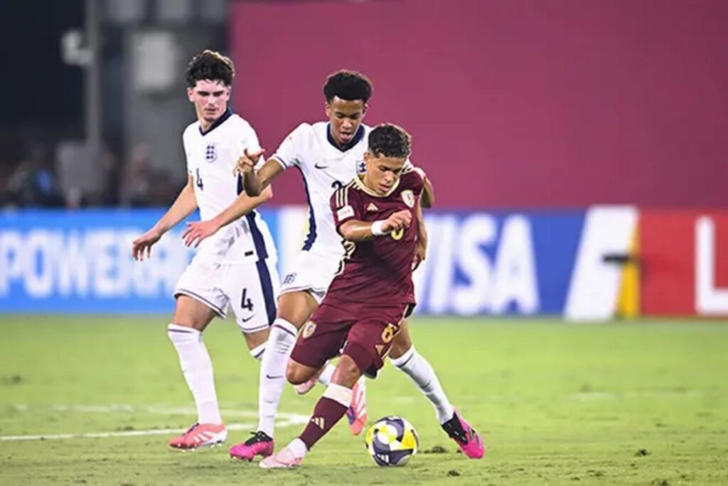 ¡KARMA Y GOLEADA HISTÓRICA! Vinotinto Sub-17 Destroza 3-0 a Inglaterra en su Debut Mundialista
