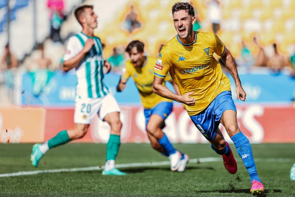 ¡Se acabó la sequía! Alejandro Marqués marcó en la goleada del Estoril en Portugal