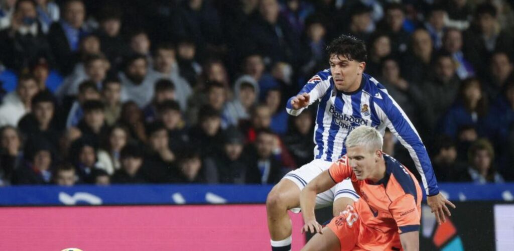 Jon Aramburu fue titular en la épica victoria de la Real Sociedad ante el FC Barcelona en Anoeta
