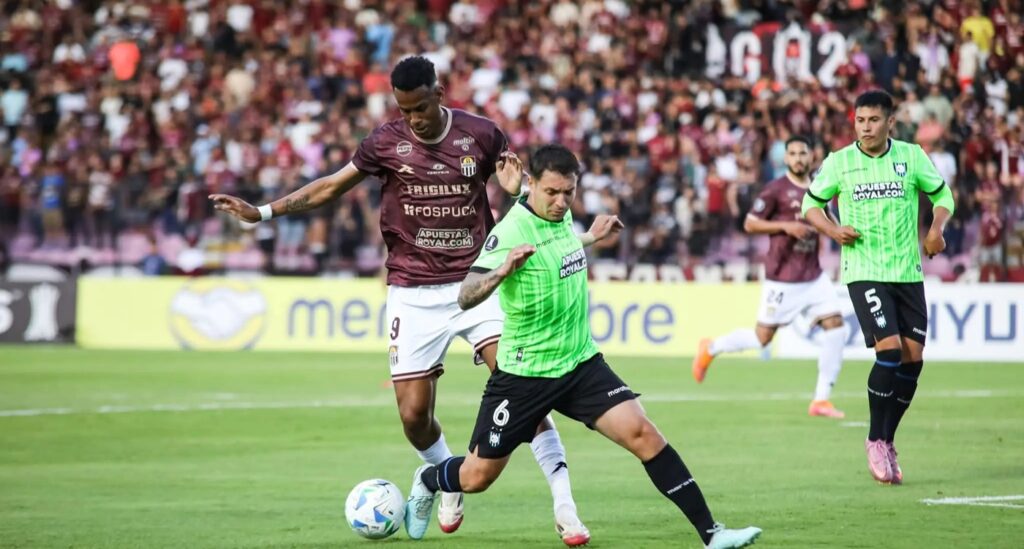 Edson Tortolero pone al Carabobo FC a soñar en la Libertadores con victoria ante Huachipato