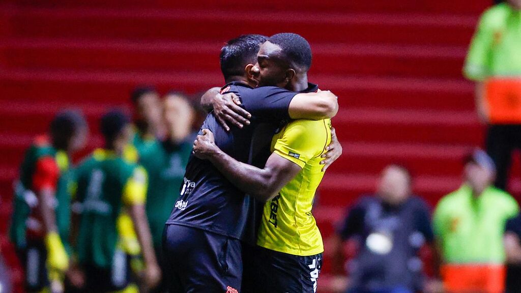 El Barcelona SC de César Farías y José Contreras logra la hazaña en Argentina para avanzar a la Fase 3 de la Libertadores