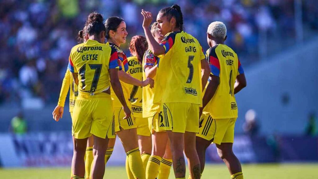 Golazo de Gaby García con el Club América Femenil en el Clásico Joven frente al Cruz Azul