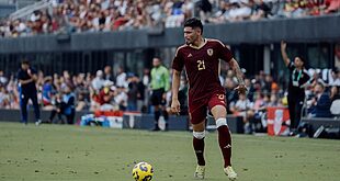 ¡Alerta Vinotinto! Gleiker Mendoza entre la fisioterapia y el radar de los gigantes de Europa del Este